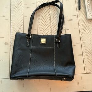Dooney and Bourke Black Purse EUC